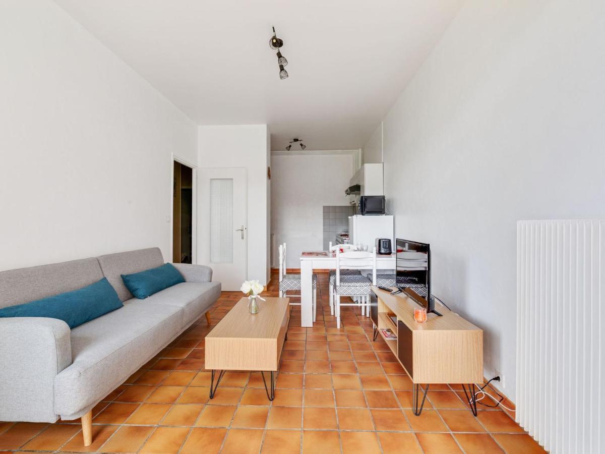 Simplistic Holiday Home In Grandcamp With Garden Exterior photo
